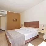Mediteran Plava Laguna Hotel 3*