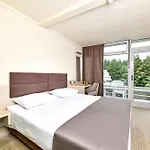 Hotel Mediteran Plava Laguna 3*