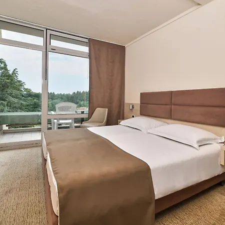 Mediteran Plava Laguna Hotel 3*
