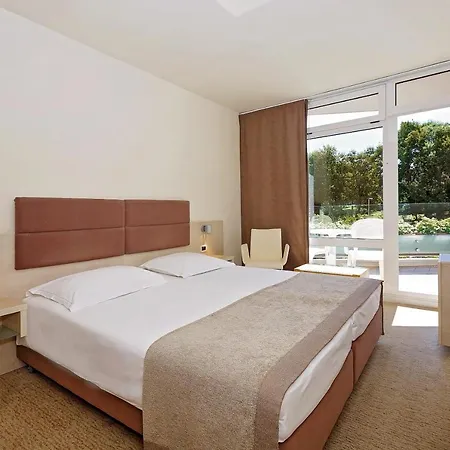 Mediteran Plava Laguna Otel 3*