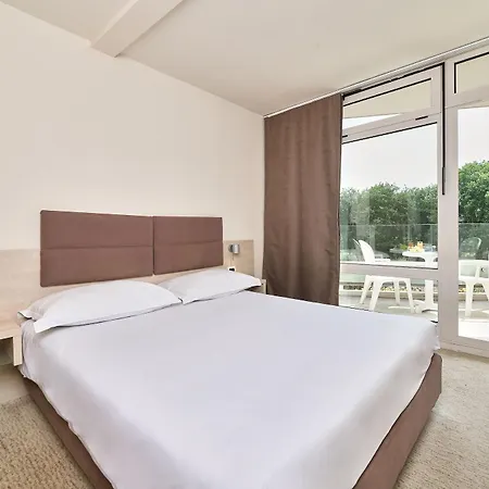 Mediteran Plava Laguna 3*