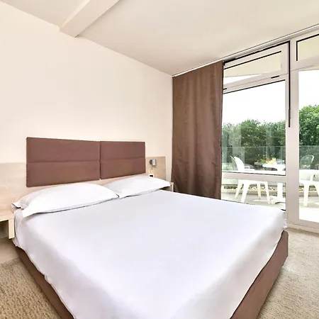 Mediteran Plava Laguna 3*