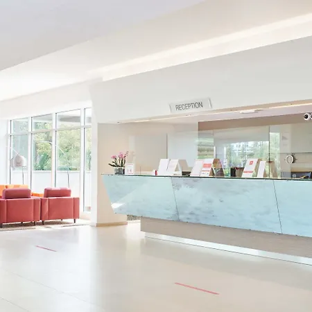 Hotel Mediteran Plava Laguna 3*