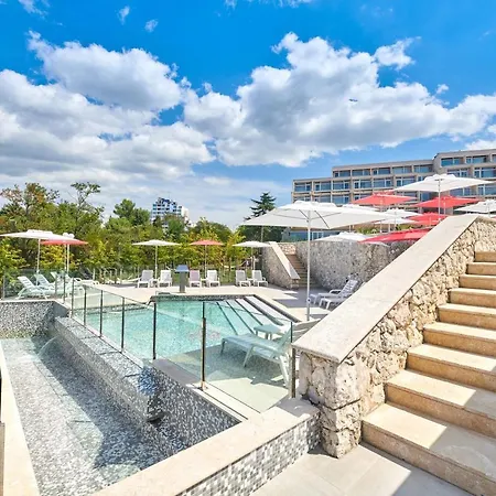 Hotel Mediteran Plava Laguna 3*