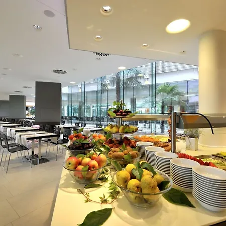 Hotel Mediteran Plava Laguna 3*