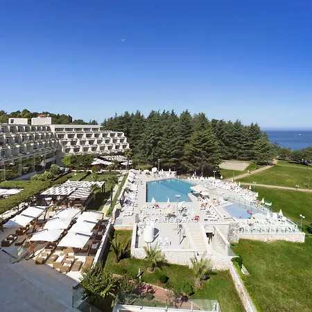 Hotel Mediteran Plava Laguna 3*