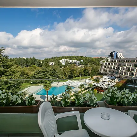 Mediteran Plava Laguna Hotel 3*